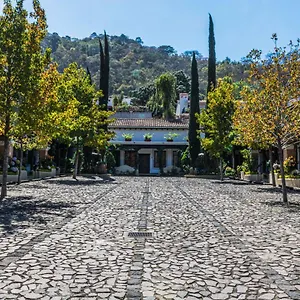 https://villa-14-santa-ines-antigua-guatemala.guatemalaantiguahotels.com