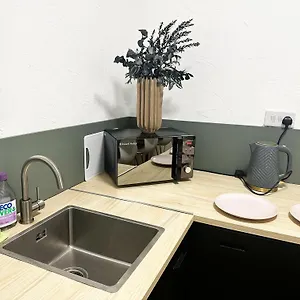 https://flat-1-stay-in-aldgate.brighton-hotels-england.com